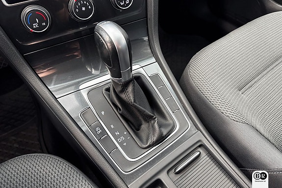 Volkswagen Golf VII 14 of 16