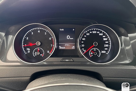 Volkswagen Golf VII 10 of 16