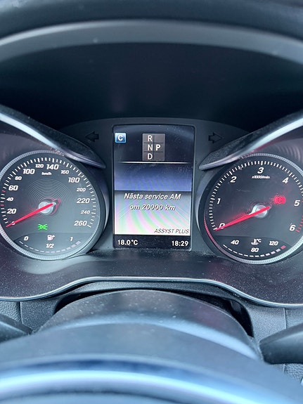 Mercedes-Benz C220 4 of 4
