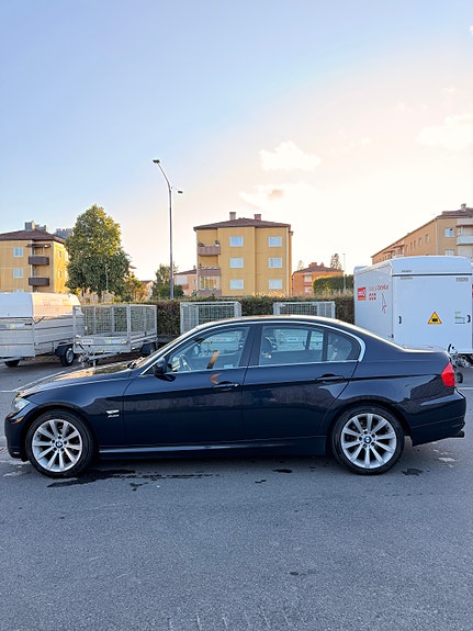 BMW 325i 3 of 7