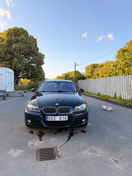 BMW 325i 2 of 7