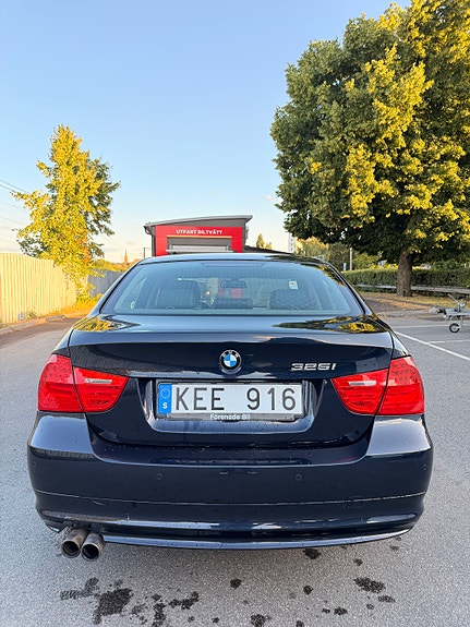 BMW 325i 4 of 7