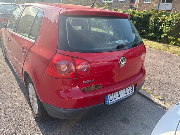 Volkswagen Golf V 2 of 7