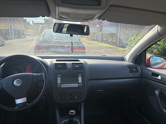 Volkswagen Golf V 3 of 7