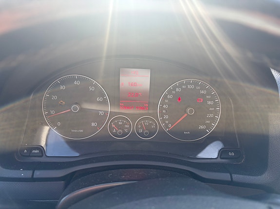 Volkswagen Golf V 5 of 7