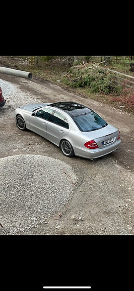 Mercedes-Benz E350 2 of 4