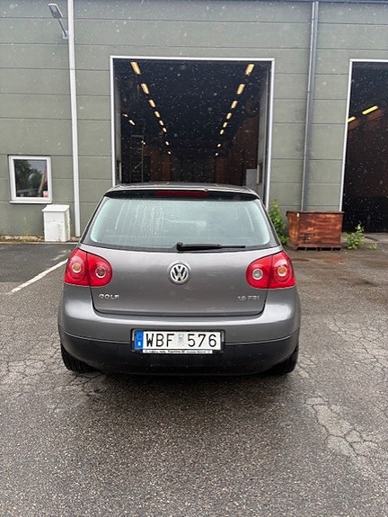 Volkswagen Golf V 4 of 15