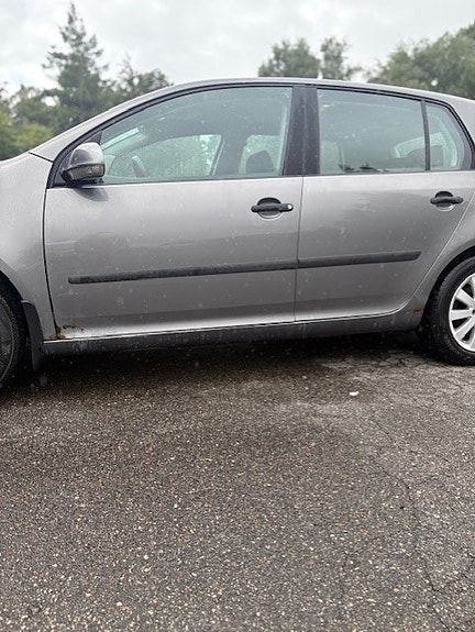 Volkswagen Golf V 7 of 15