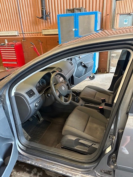 Volkswagen Golf V 12 of 15