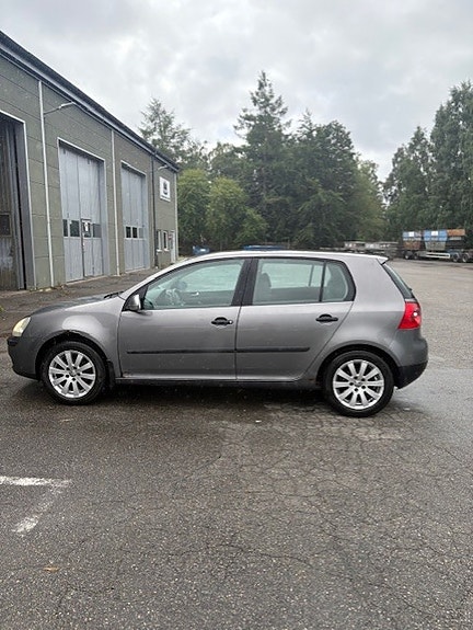 Volkswagen Golf V 6 of 15