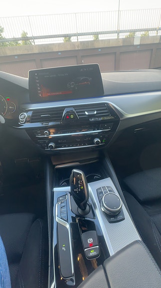 BMW 520d 3 of 12