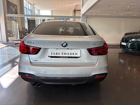 BMW 320d 5 of 17