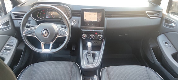 Renault Clio 6 of 10