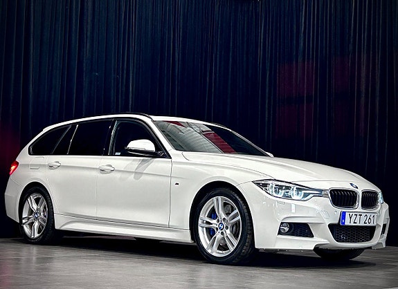 BMW 330i 10 of 30