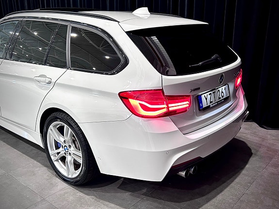 BMW 330i 9 of 30