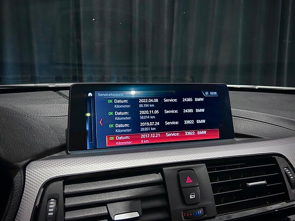 BMW 330i 29 of 30