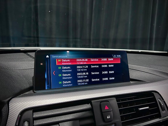 BMW 330i 28 of 30