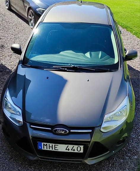Ford Focus 2 of 12