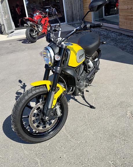 Ducati Scrambler icon 800 2 of 2