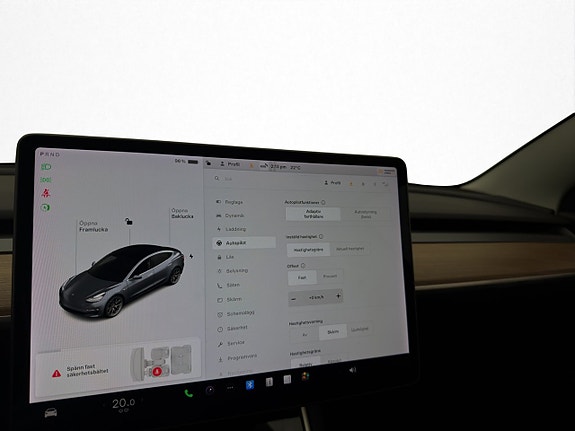 Tesla Model 3 18 of 30