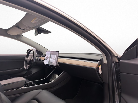 Tesla Model 3 24 of 30