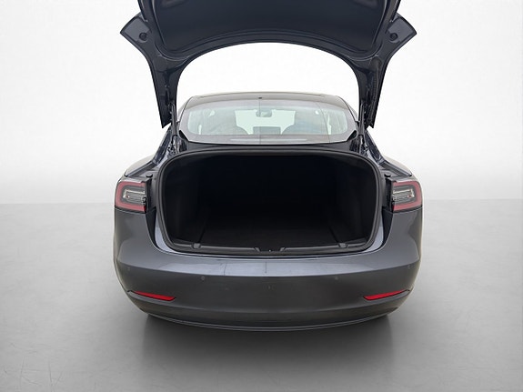 Tesla Model 3 26 of 30