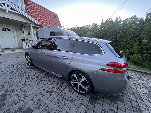 Peugeot 308 SW 4 of 10