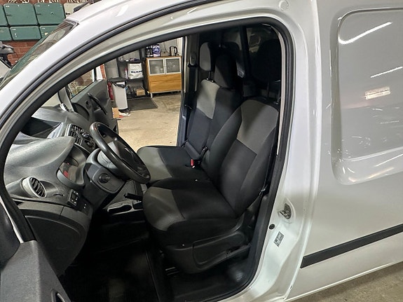 Renault Kangoo Express 9 of 24