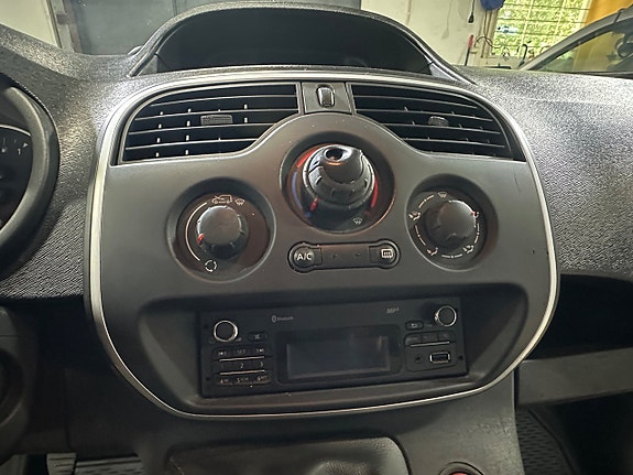 Renault Kangoo Express 12 of 24