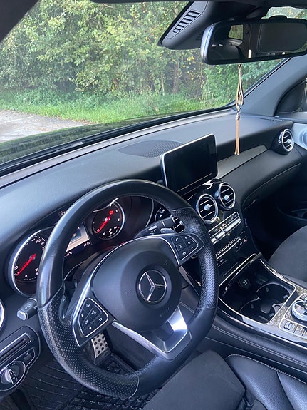 Mercedes-Benz GLC220 d 6 of 10
