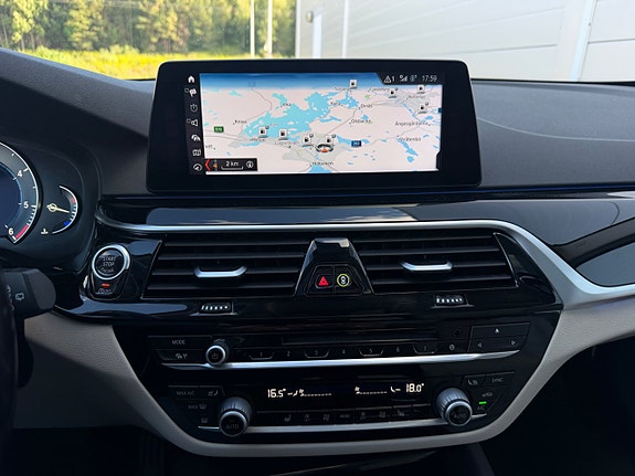BMW 520d 15 of 18