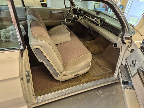 Cadillac Coupé DeVille 4 of 6