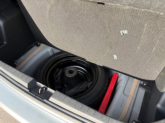 Toyota Yaris 10 of 12