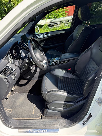 Mercedes-Benz GLS350 d 3 of 12