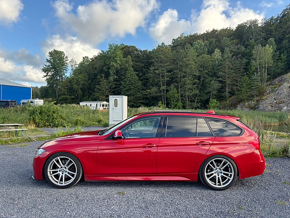 BMW 330i 5 of 18