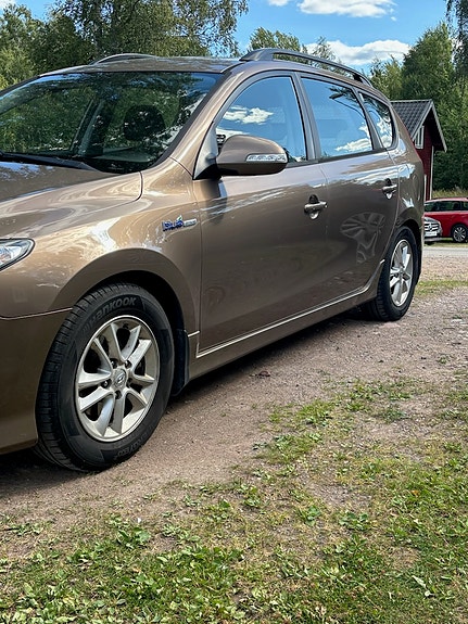Hyundai i30 2 of 6
