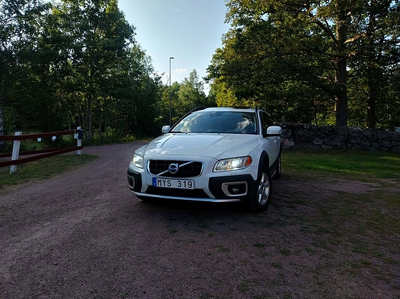 Volvo XC70 3 of 7