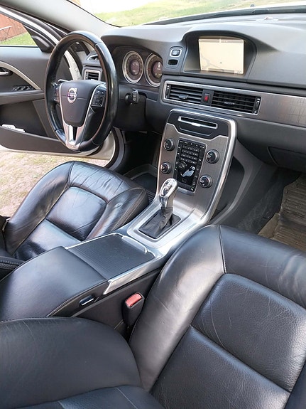 Volvo XC70 6 of 7