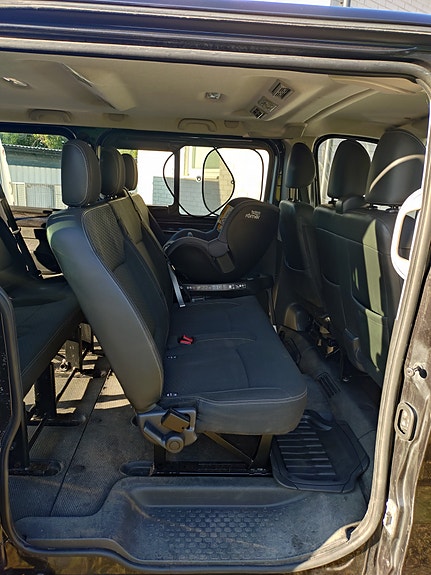 Opel Vivaro 5 of 5