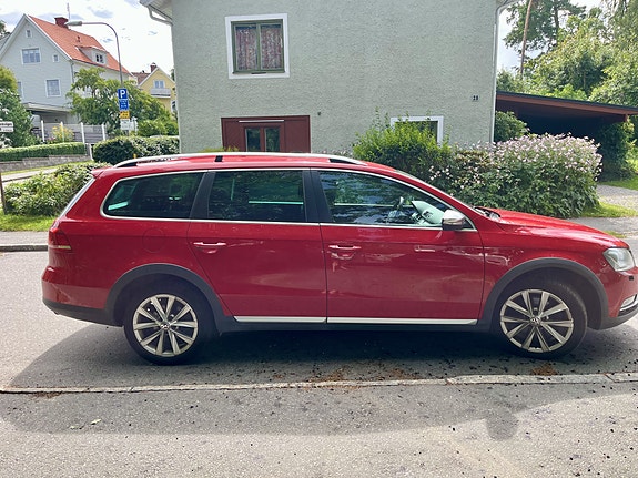 Volkswagen Passat Alltrack 7 of 11