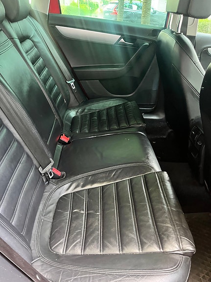 Volkswagen Passat Alltrack 10 of 11