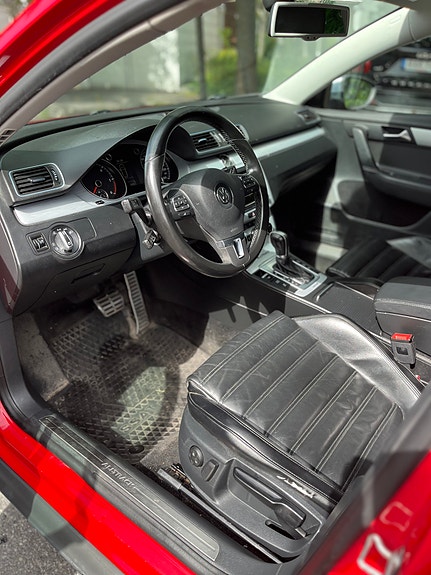 Volkswagen Passat Alltrack 9 of 11