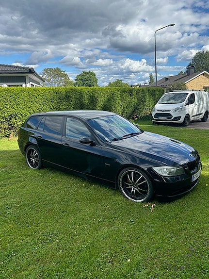 BMW 320d 3 of 7