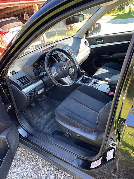 Subaru Outback 2 of 7