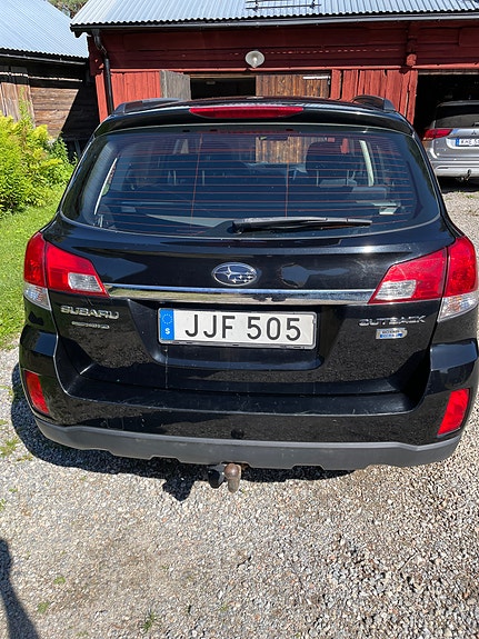 Subaru Outback 4 of 7
