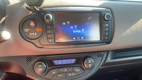 Toyota Yaris 8 of 8