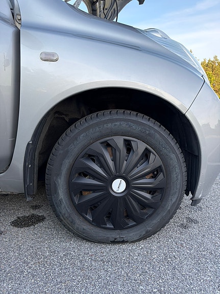 Nissan Micra 26 of 30