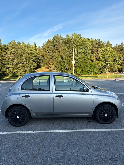Nissan Micra 7 of 30