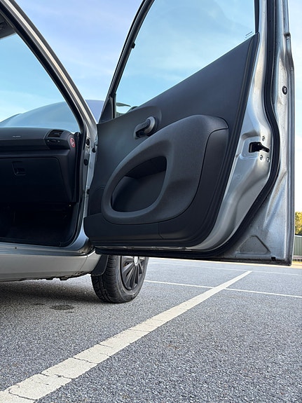 Nissan Micra 19 of 30