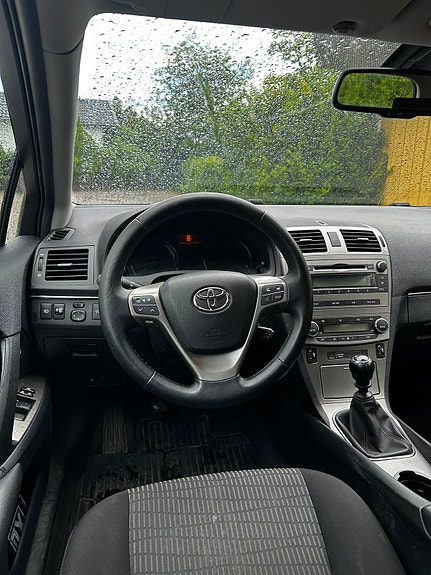 Toyota Avensis 6 of 7